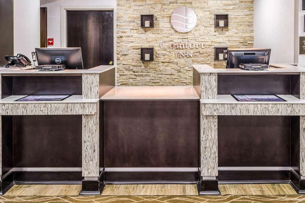 Comfort Inn Downtown Charleston Beltér fotó